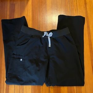 FIGS— practically new Kade Womens scrub pant!!